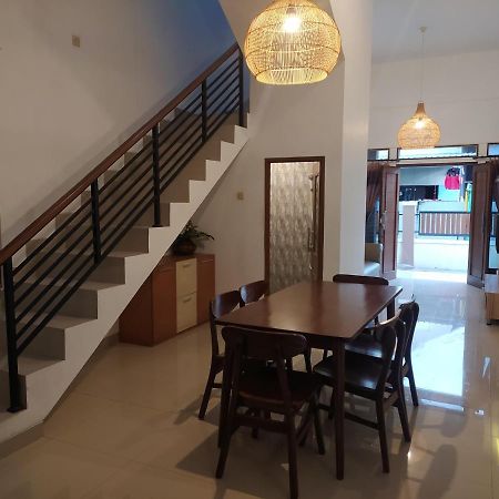 House Of Soulmate Villa ยอกยาการ์ตา ภายนอก รูปภาพ